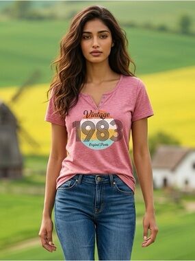 NWT Women’s Short Sleeve V Neck Heather Red Graphic Tee Vintage 1983 - Size M